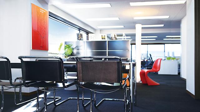 service-image